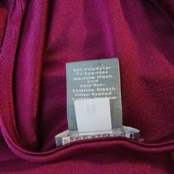 Ann Taylor Blouse Magenta Satin Short Sleeve Stretch Womens Size Medium - Picture 1 of 1